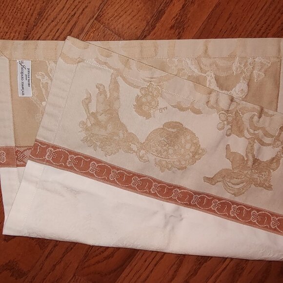 LONGABERGER BASKET WITH FRENCH COTTON TOWEL AND PLASTIC INSERT LINER 8 1/2" SQ - Picture 3 of 5